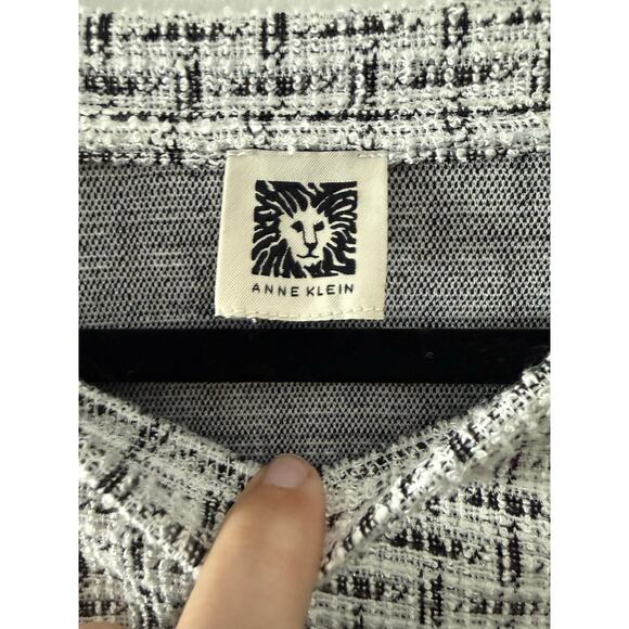 Beautiful Anne Klein Sweater - Picture 4 of 7